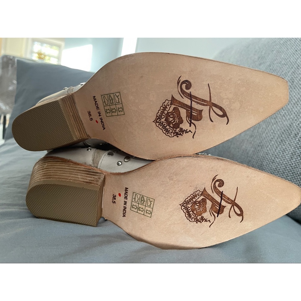 Free People Joelton Studded Size 38.5 Bone Stone Tall
Leather Suede West… - Picture 8 of 8